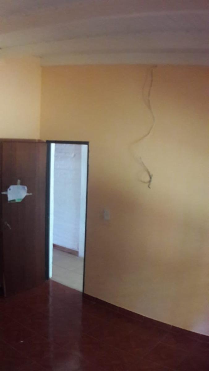 CASA EN VENTA céntrico a dos cuadras de Semana de Mayo. — foto 12