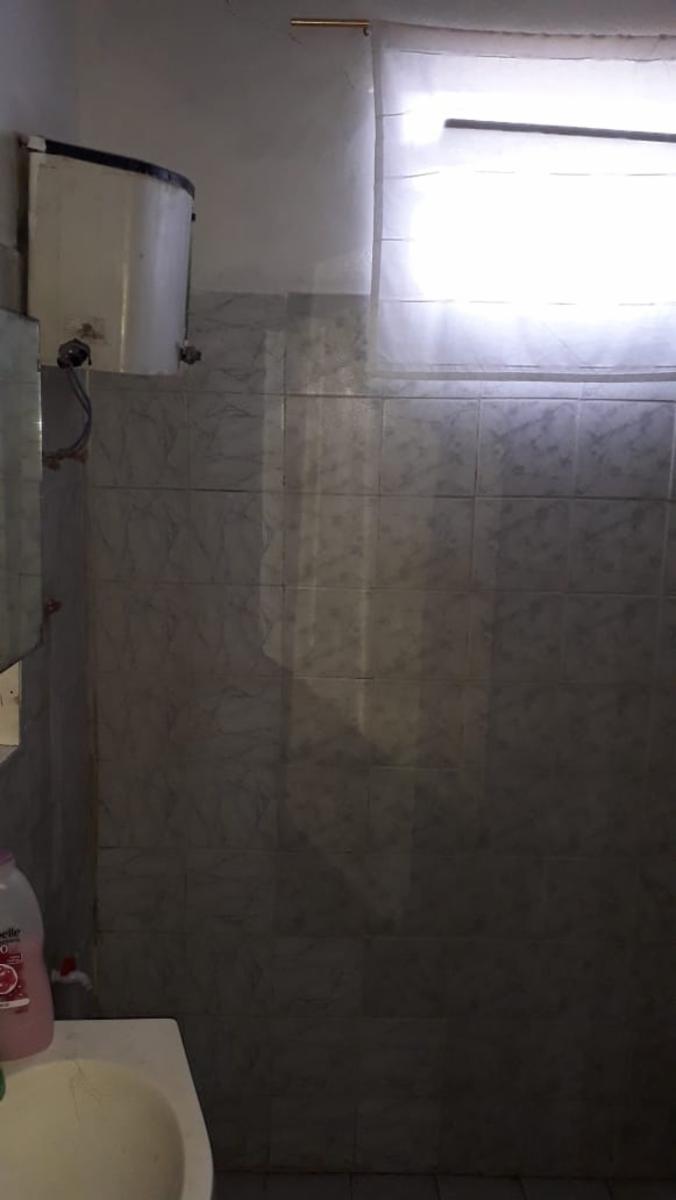 CASA EN ALTOS DEL OESTE A MEDIA CUADRA DE LA PLAZA — foto 4