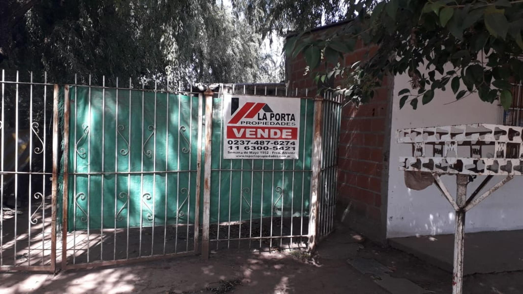 CASA EN ALTOS DEL OESTE A MEDIA CUADRA DE LA PLAZA — foto 8
