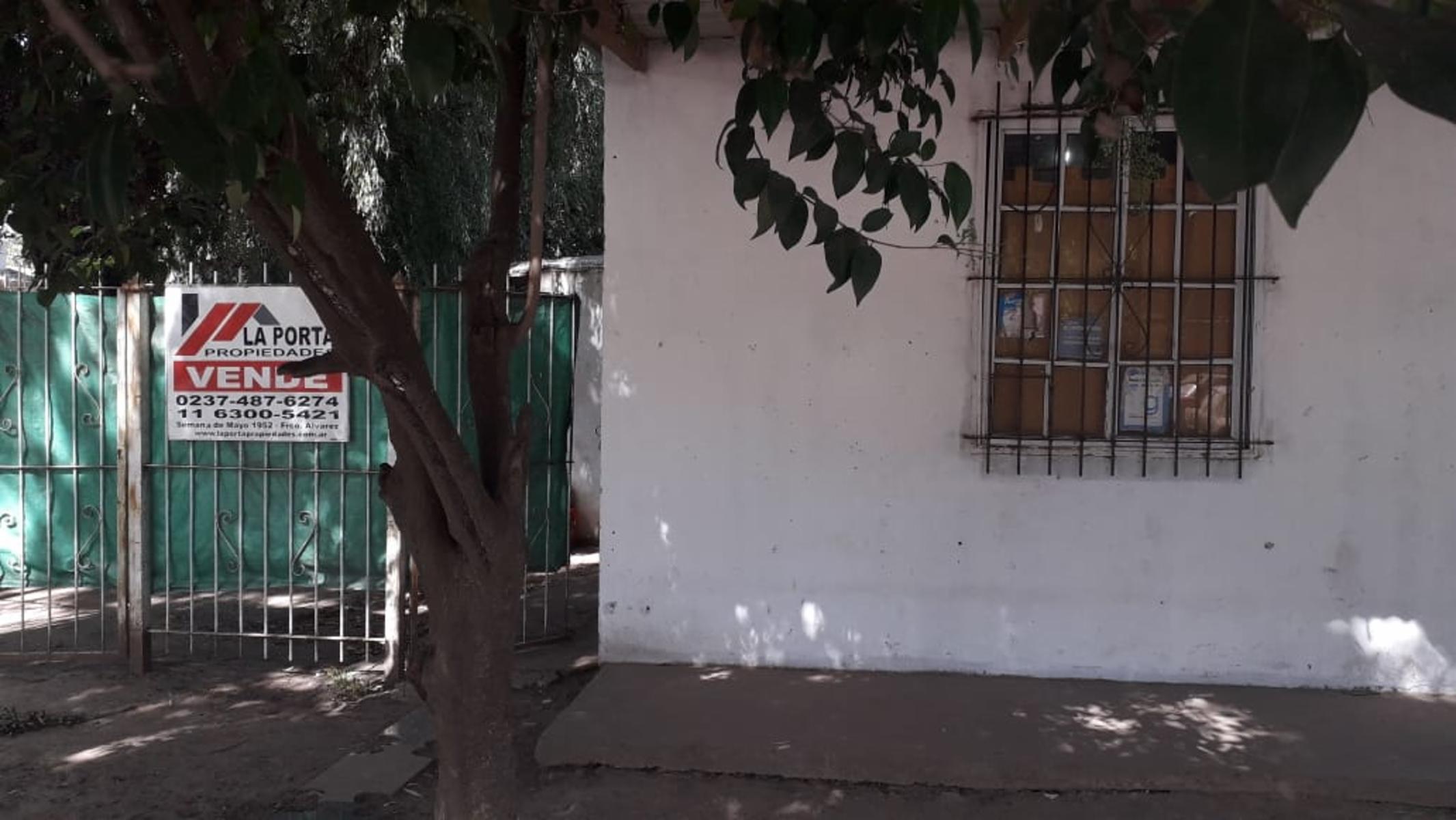 CASA EN ALTOS DEL OESTE A MEDIA CUADRA DE LA PLAZA — foto 9