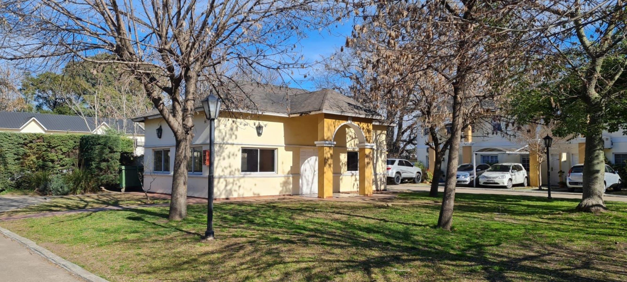 PROPIEDAD A LA VENTA EN ARCOS DEL OESTE
