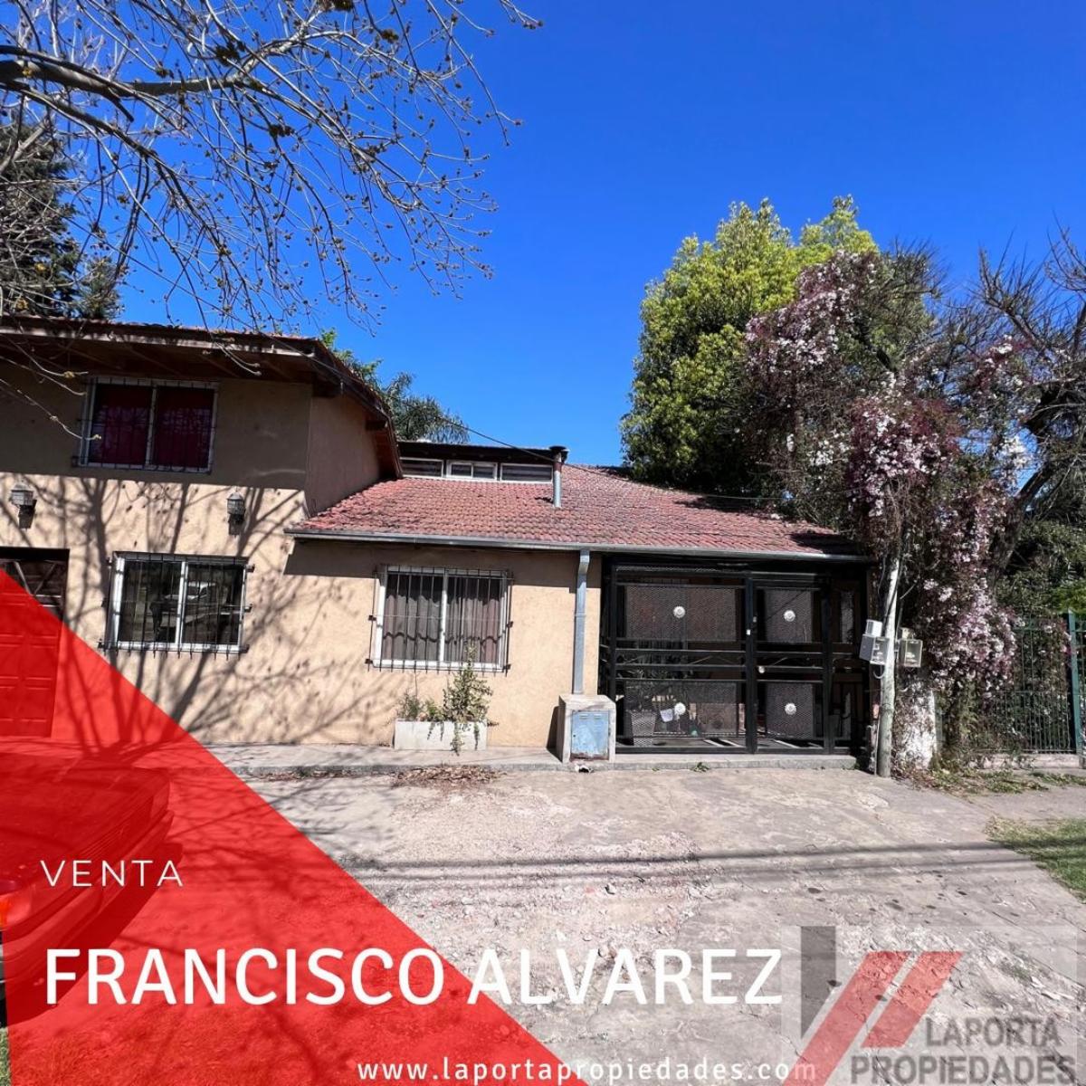 PROPIEDAD EN EL CENTRO DE FRANCISCO ALVAREZ — foto 2