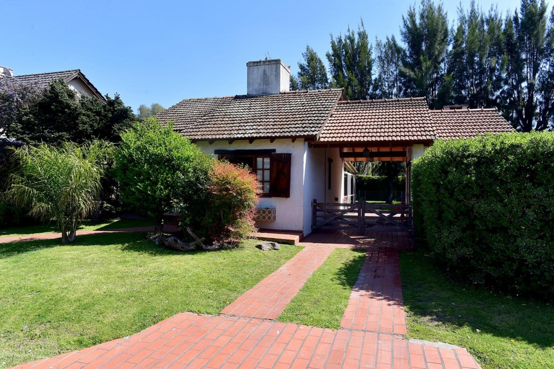 HERMOSA CASA EN BANCO PROVINCIA