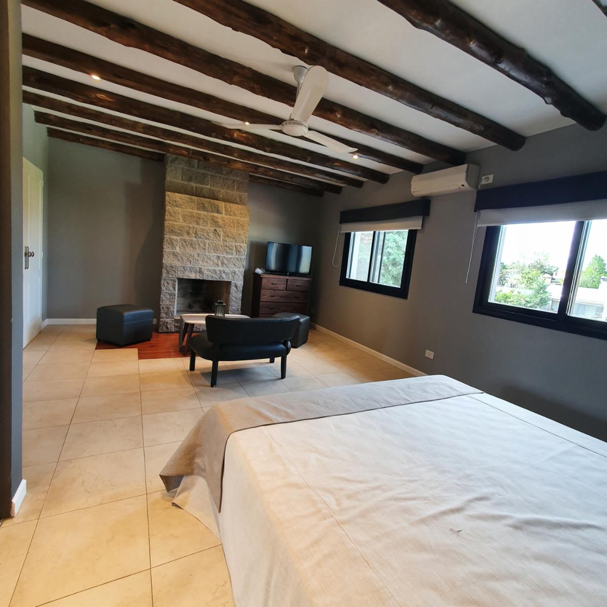 HERMOSA CASA EN SAN PATRICIO — foto 5