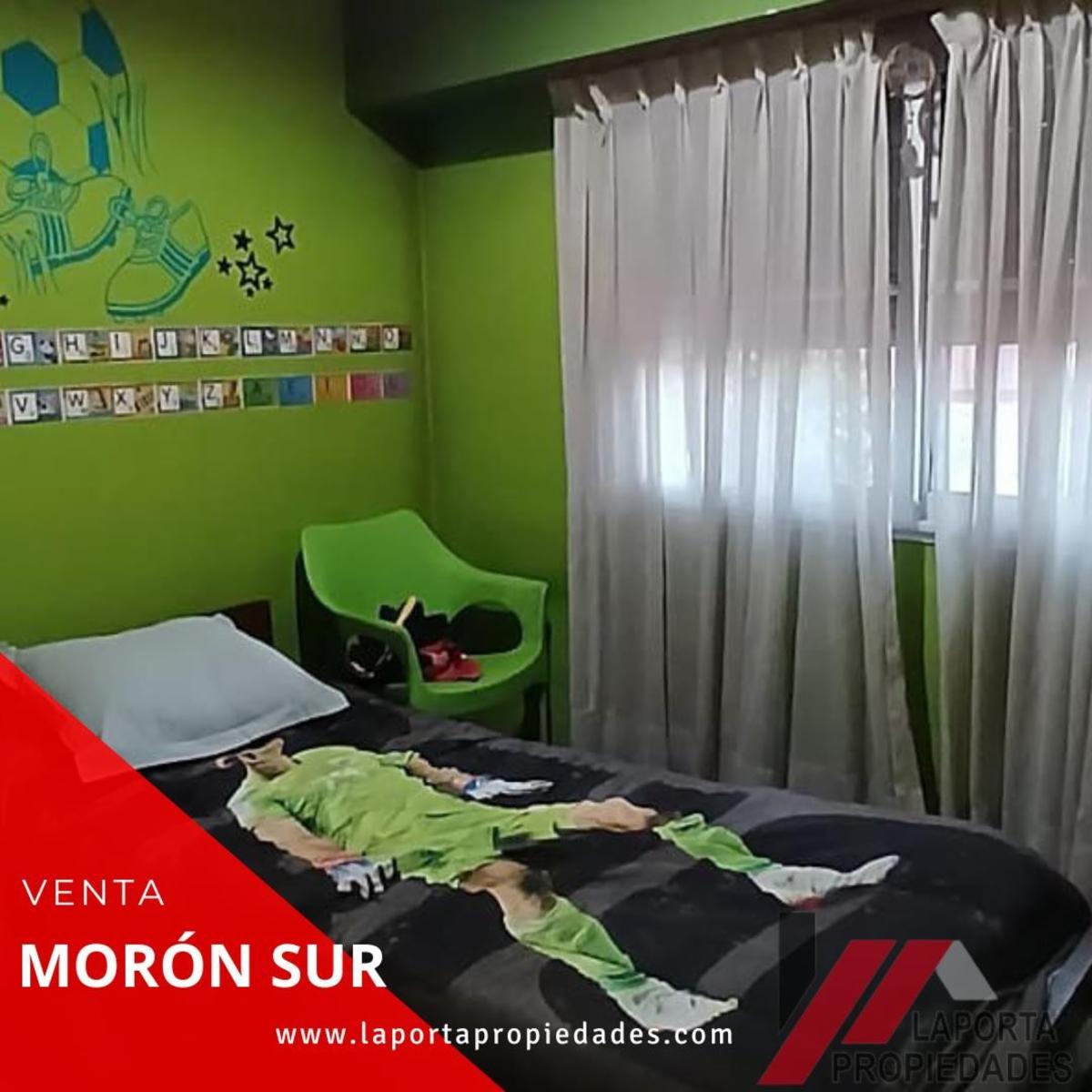 Hermosa casa en Morón sur dos plantas con 4 dormitorios, 3 baños y un quincho — foto 10