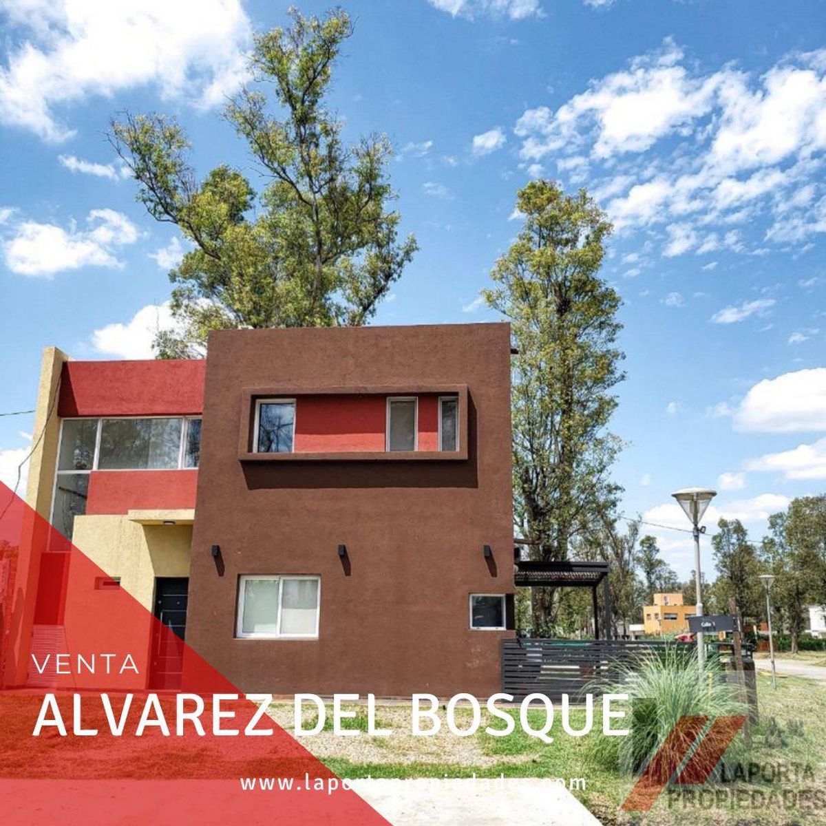 CASA EN AL VAREZ DEL BOSQUE A LA VENTA