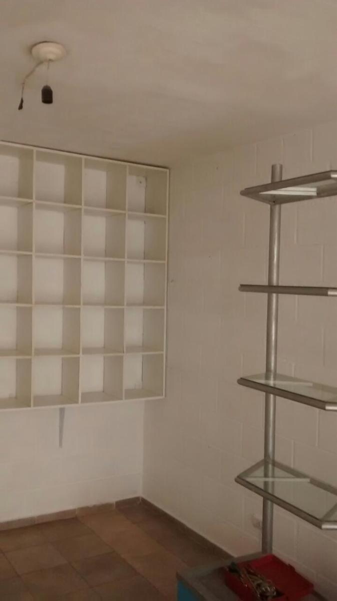 VENDO LOCAL COMERCIAL-AV ENRIQUE BODEREAU 9500-VILLA ALLENDE PARQUE — foto 3