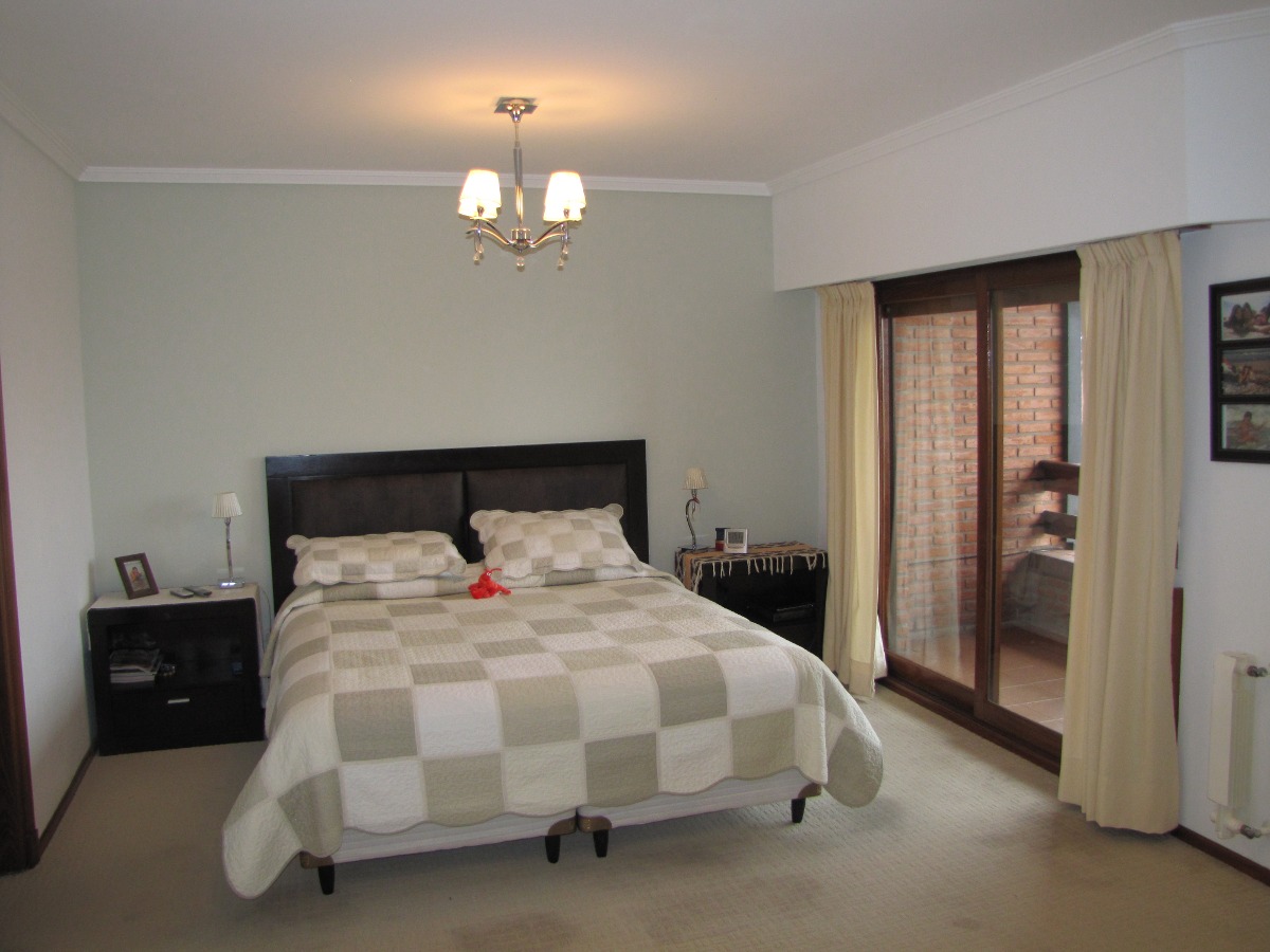 Chalet 5 ambientes ubicado en Punta Mogotes a 50 metros del mar, en la ciudad de Mar del Plata — foto 13