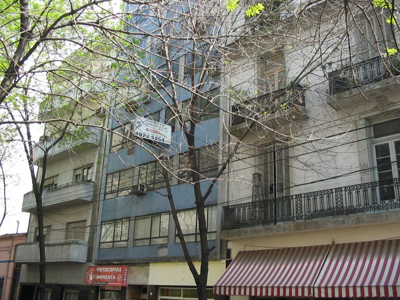 Oficina en Once Primer Piso al Frente - 2