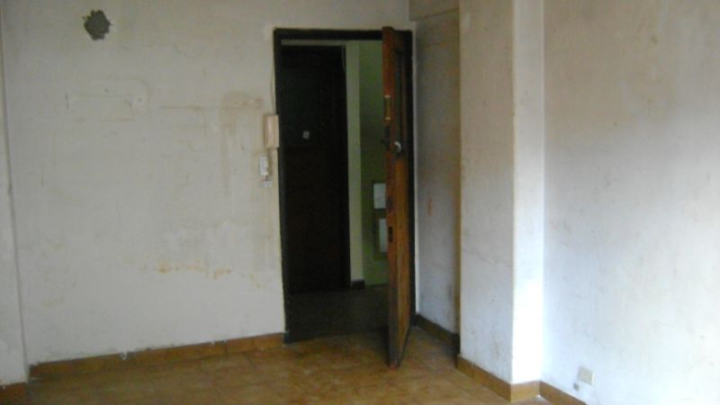 Oficina en Once Primer Piso al Frente - 3