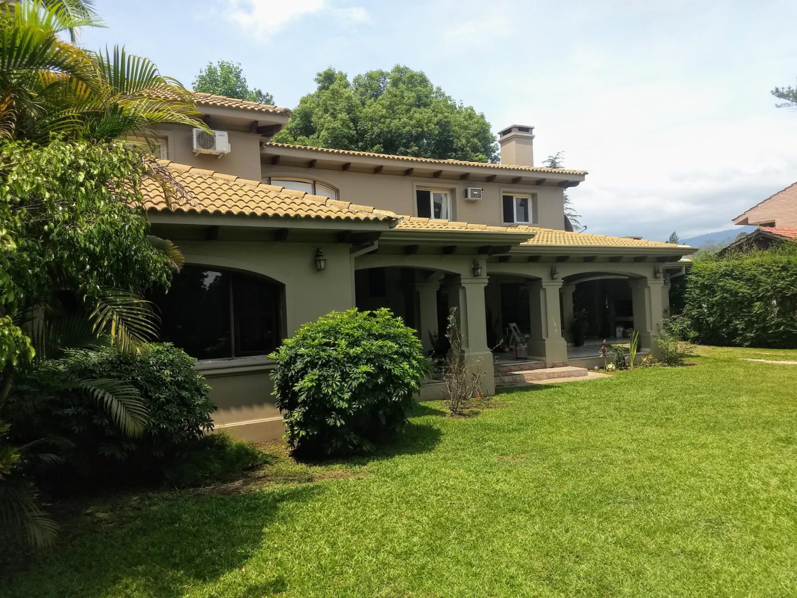 VENDO CASA EN 2 PLANTAS