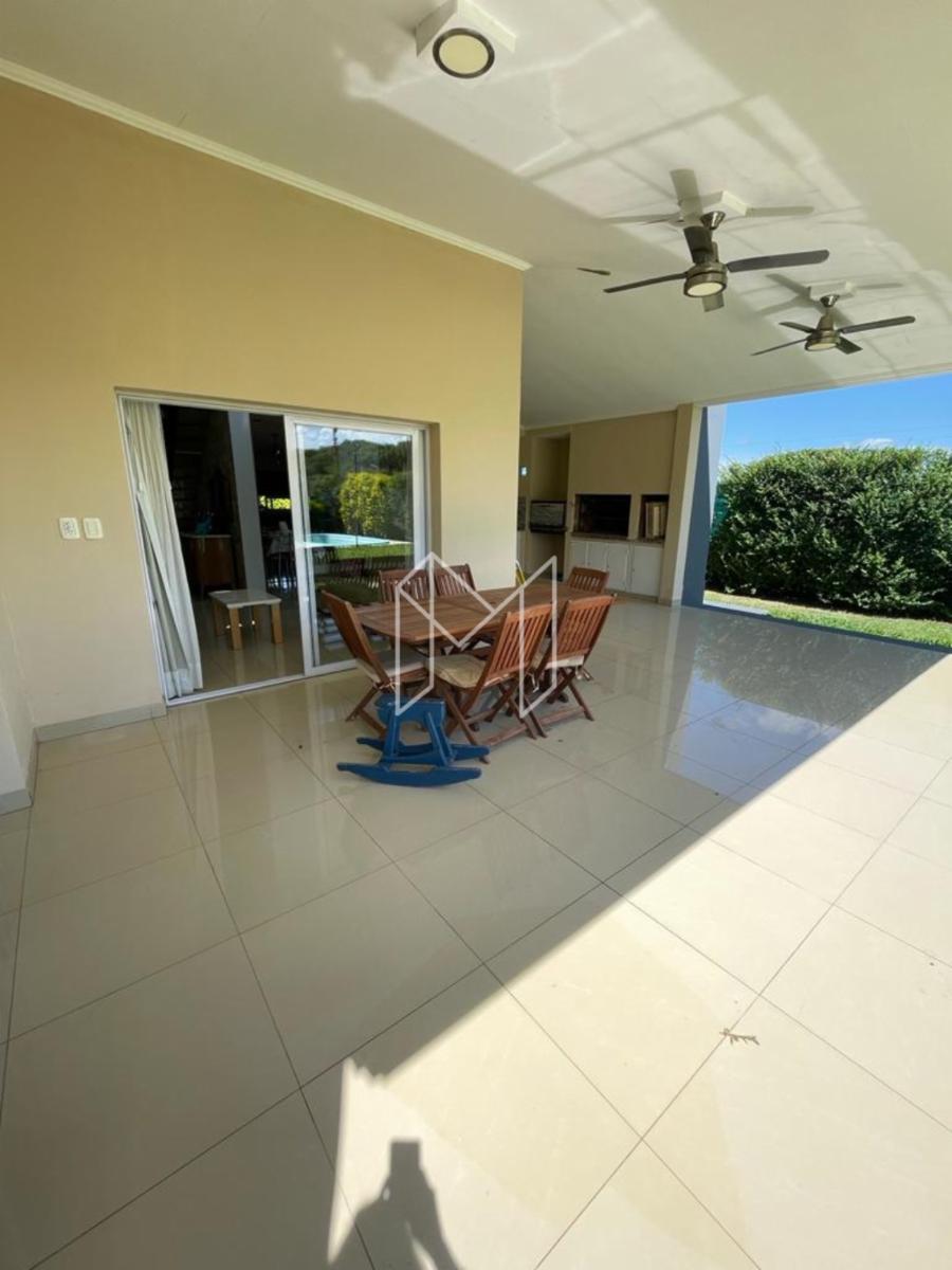 EN VENTA CASA DE 4 DORMITORIOS EN BARRIO CERRADO PLAZA PERU — foto 2