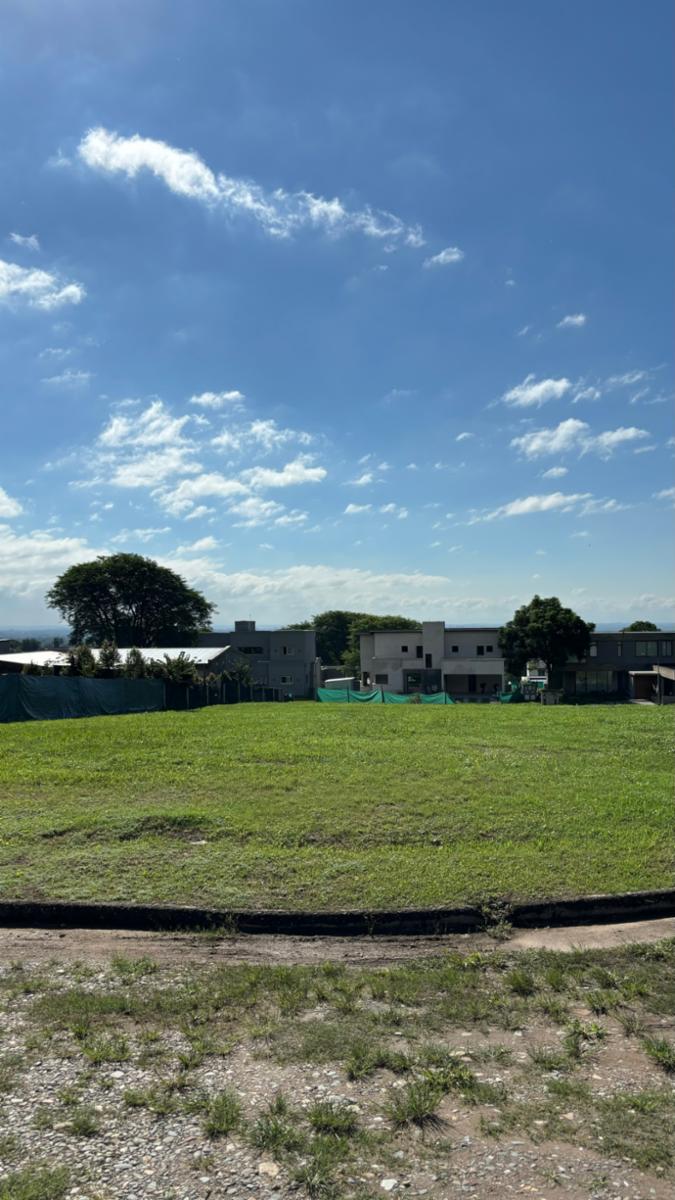 EN VENTA LOTE CENTRAL EN BARRIO CERRADO IANUA CAELLI — foto 5