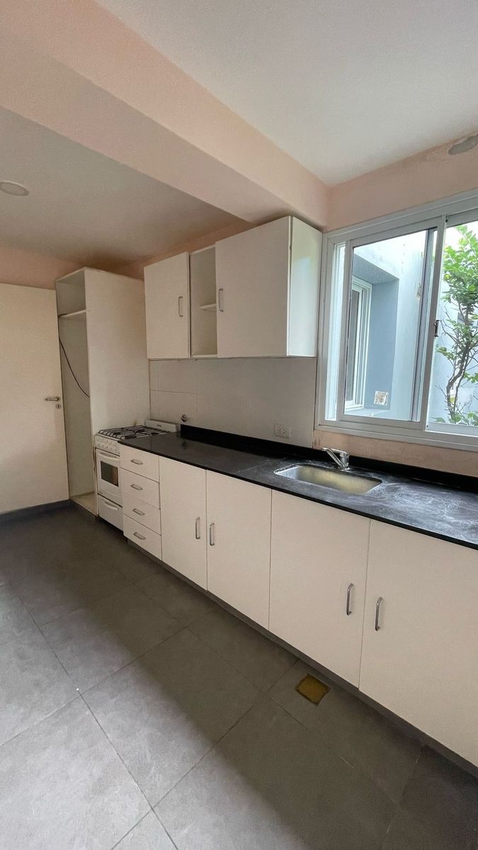 EN VENTA PROPIEDAD DE DUPLEX DOS DORMITORIOS EN YERBA BUENA
