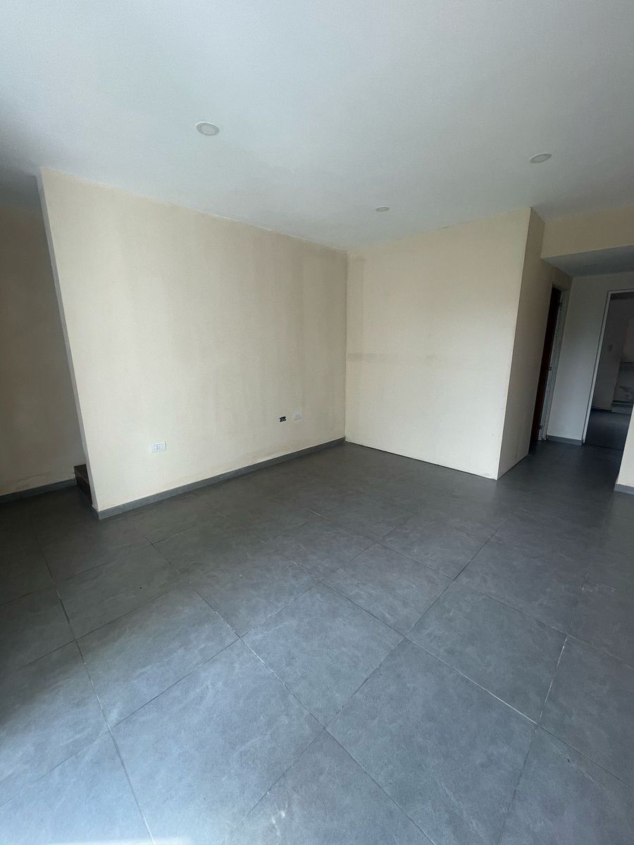 EN VENTA PROPIEDAD DE DUPLEX DOS DORMITORIOS EN YERBA BUENA — foto 4