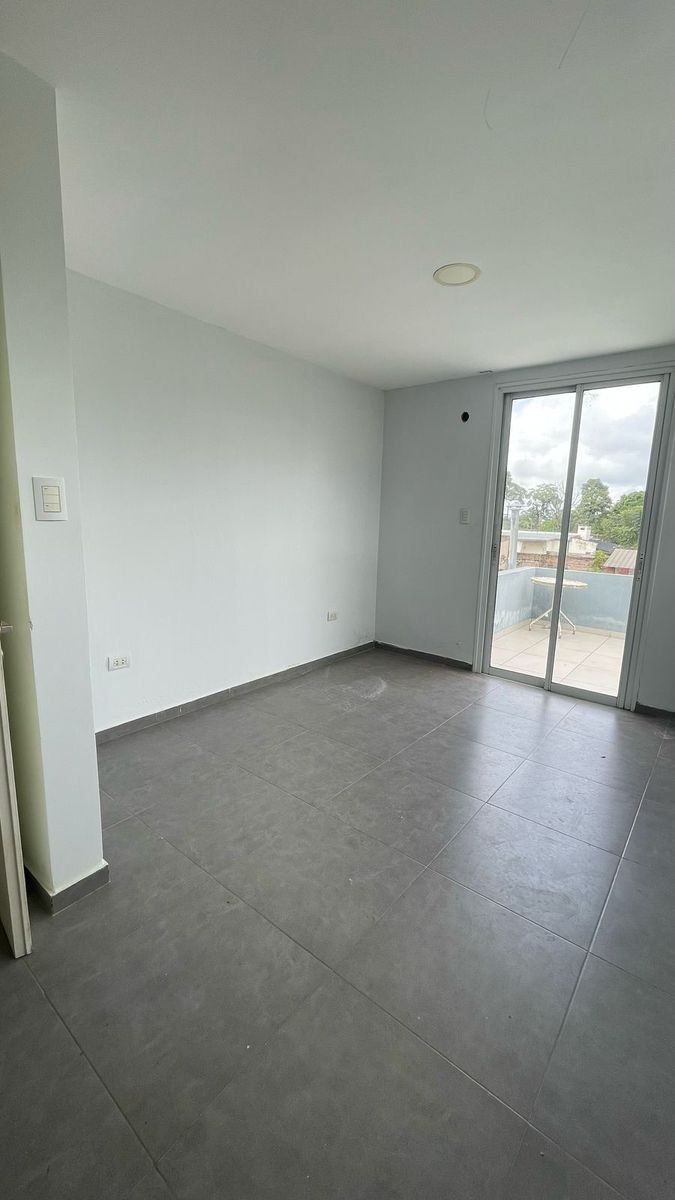 EN VENTA PROPIEDAD DE DUPLEX DOS DORMITORIOS EN YERBA BUENA — foto 12