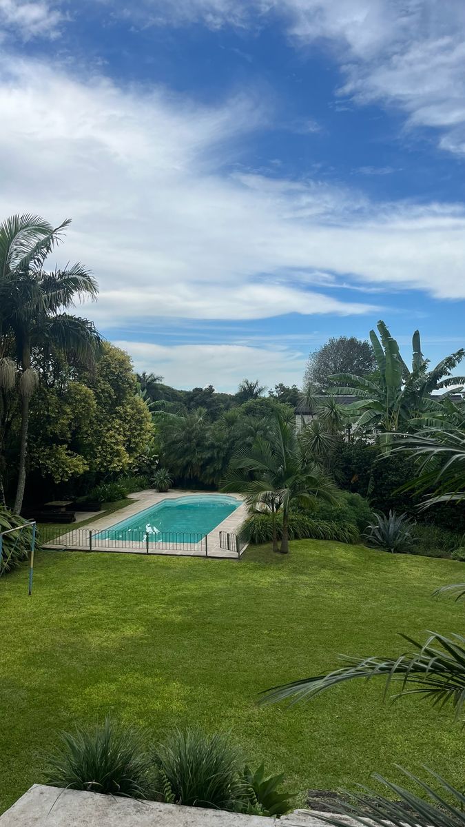 Venta importante casa de categoría en lote central en Country Las Yungas — foto 2