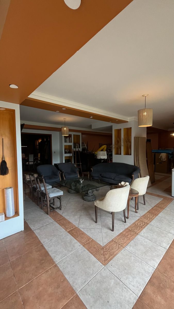 Venta importante casa de categoría en lote central en Country Las Yungas — foto 4