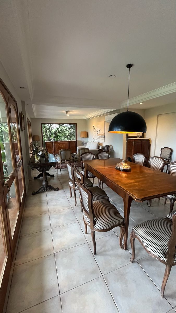 Venta importante casa de categoría en lote central en Country Las Yungas — foto 10