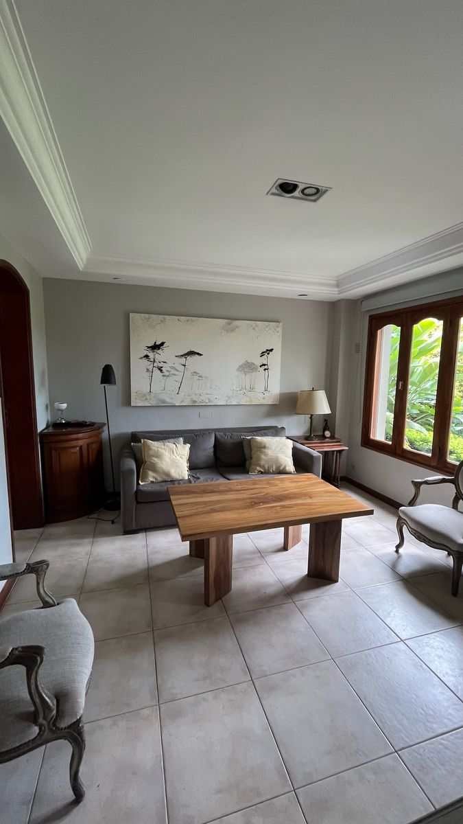 Venta importante casa de categoría en lote central en Country Las Yungas — foto 14