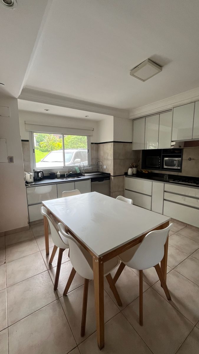 Venta importante casa de categoría en lote central en Country Las Yungas — foto 15