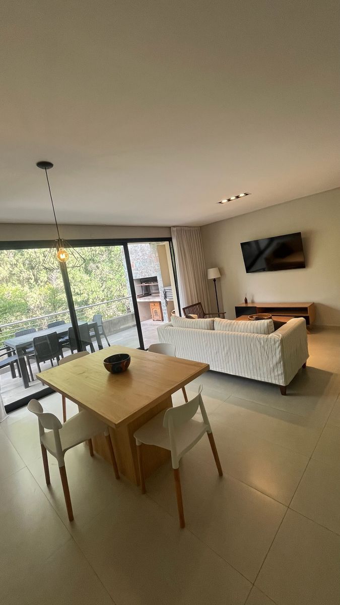 VENDO DEPARTAMENTO 2 DORMITORIOS CON COCHERA EN YERBA BUENA