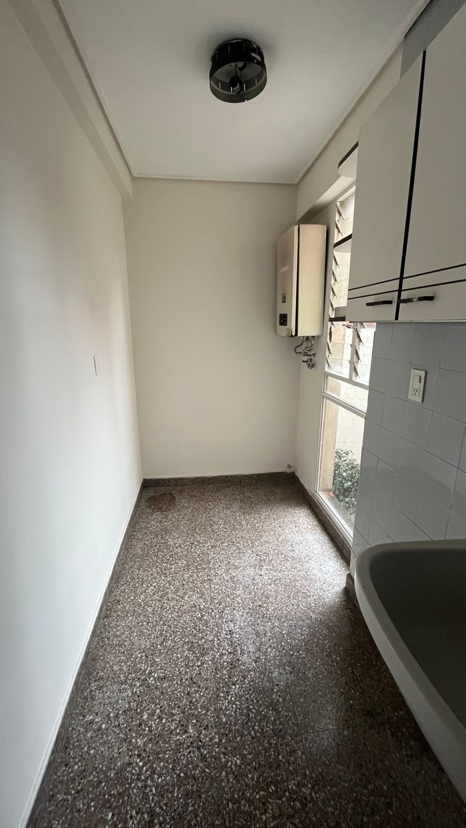 VENDO DEPARTAMENTO DOS DORMITORIOS SOBRE AVENIDA SARMIENTO — foto 5