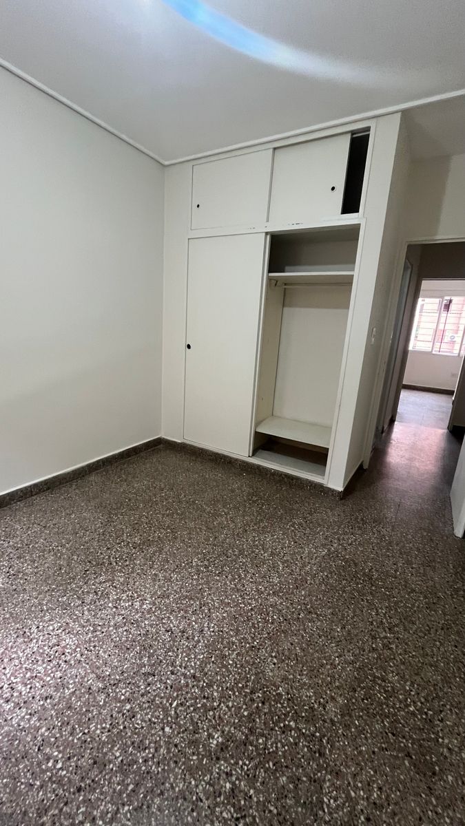 VENDO DEPARTAMENTO DOS DORMITORIOS SOBRE AVENIDA SARMIENTO — foto 10