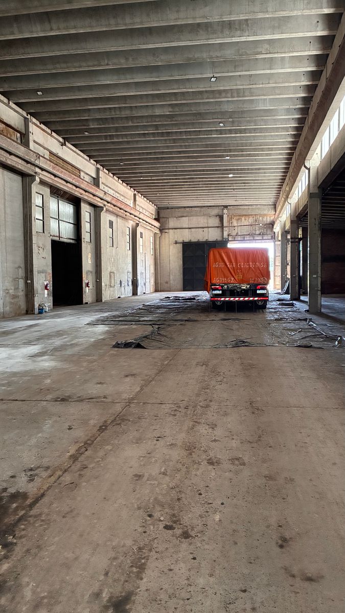 GALPON EN ALQUILER DE 2500 m2 CUBIERTOS EN LOS AGUIRRES - 1