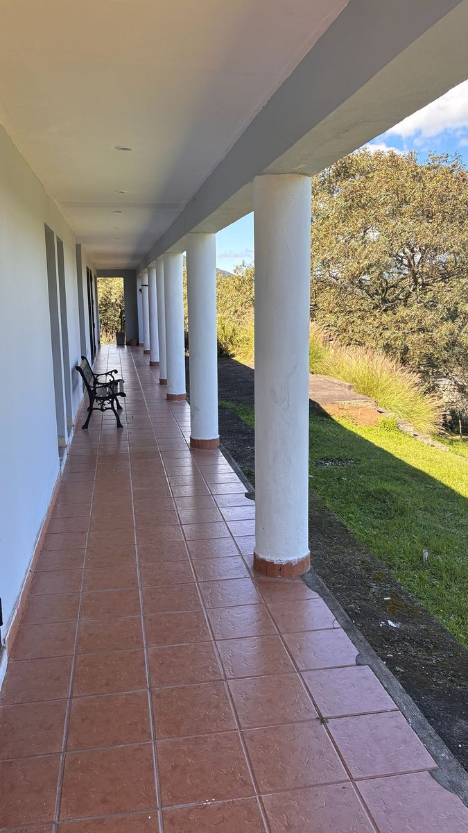 EN VENTA CASA 3 DORMITORIOS AMOBLADA EN LA SALA - 2