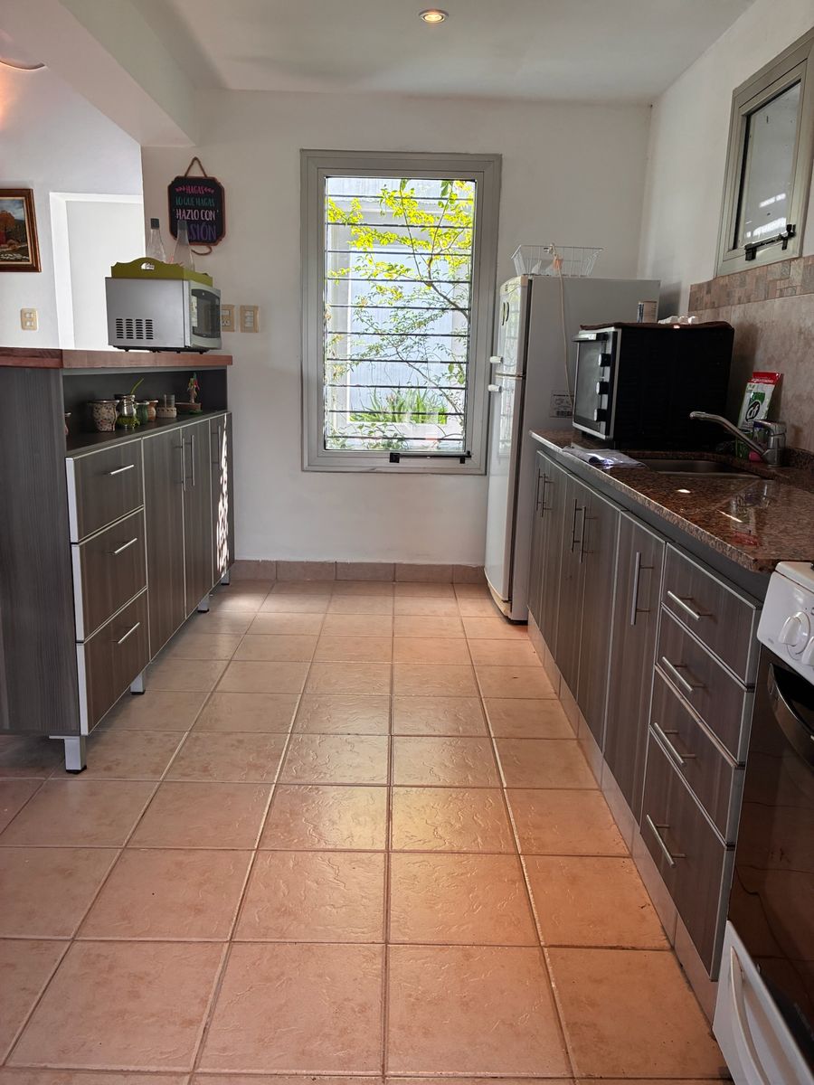 EN VENTA CASA 3 DORMITORIOS AMOBLADA EN LA SALA - 11