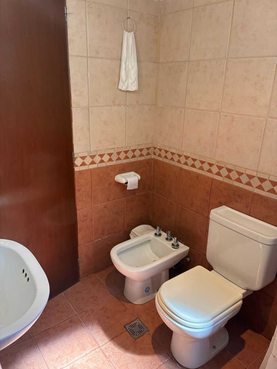 EN VENTA CASA 3 DORMITORIOS AMOBLADA EN LA SALA - 15