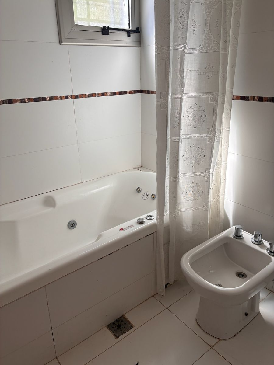 EN VENTA CASA 3 DORMITORIOS AMOBLADA EN LA SALA - 20