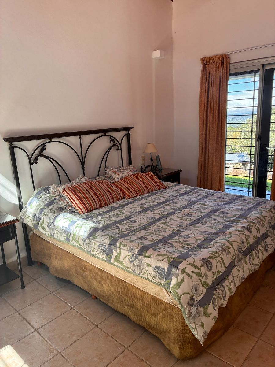 EN VENTA CASA 3 DORMITORIOS AMOBLADA EN LA SALA - 21