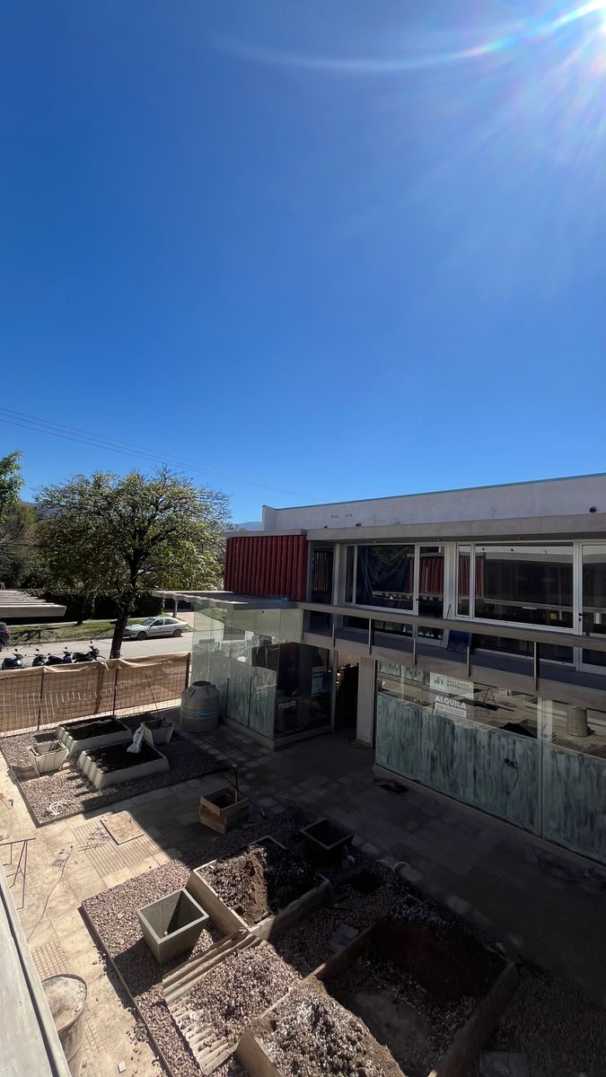 VENTA OFICINA DE 23 M2 EN PATIO GORLERO - 2