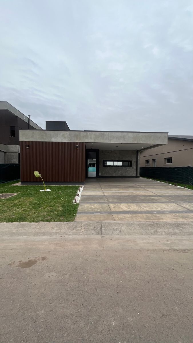 EN VENTA CASA A ESTRENAR 2 DORMITORIOS EN UNA SOLA PLANTA EN COUNTRY THE POINT