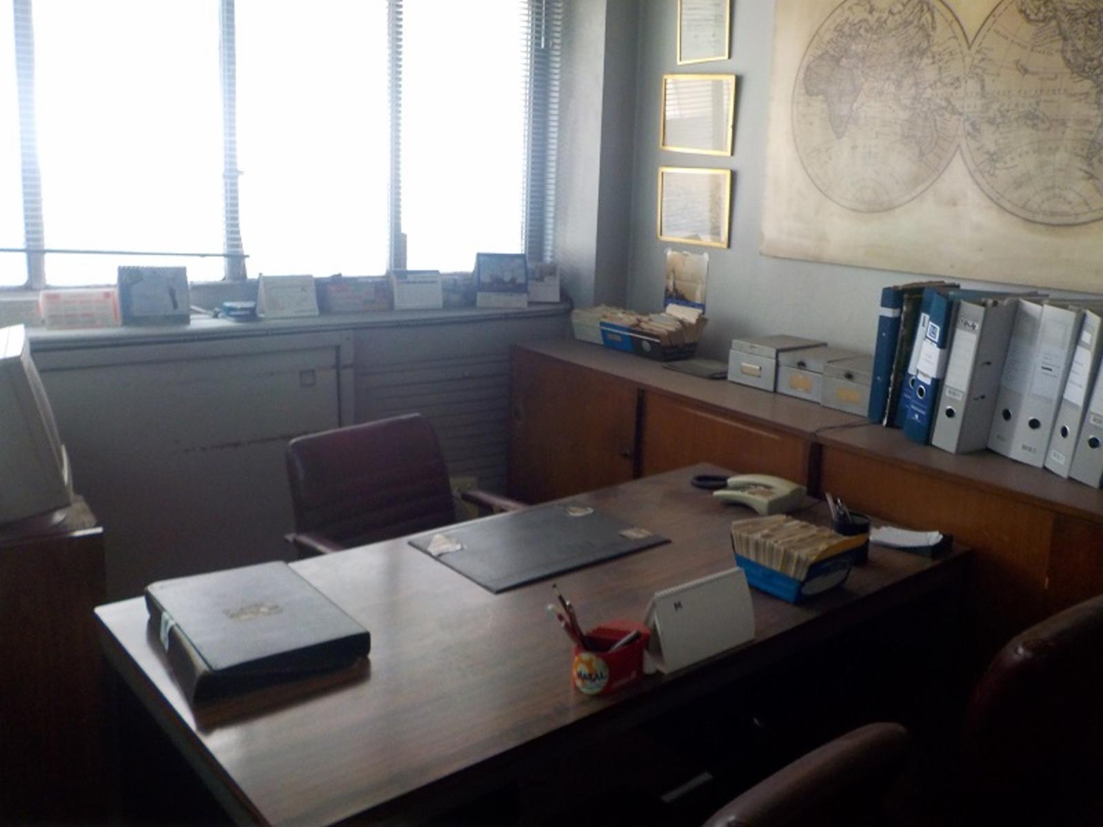 Oficina en venta 45m2 con 4 despachos en excelente ubicación - 1