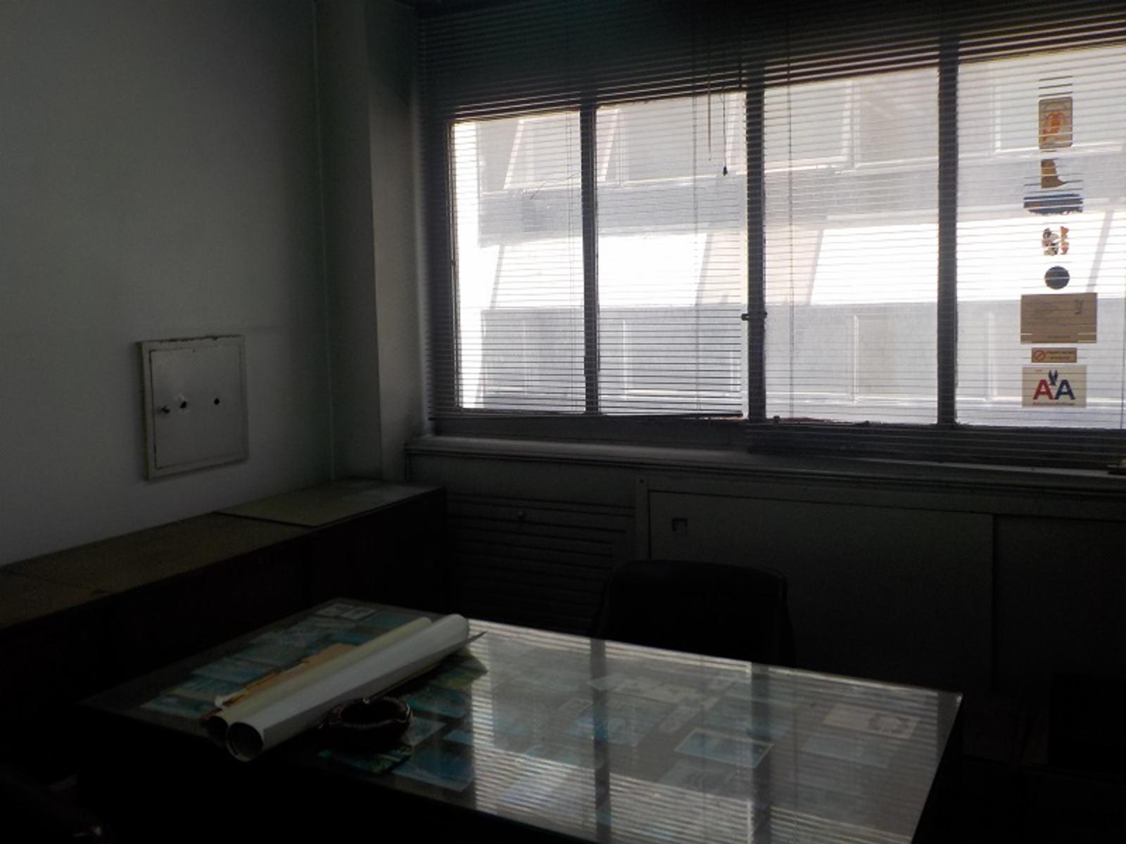 Oficina en venta 45m2 con 4 despachos en excelente ubicación - 3