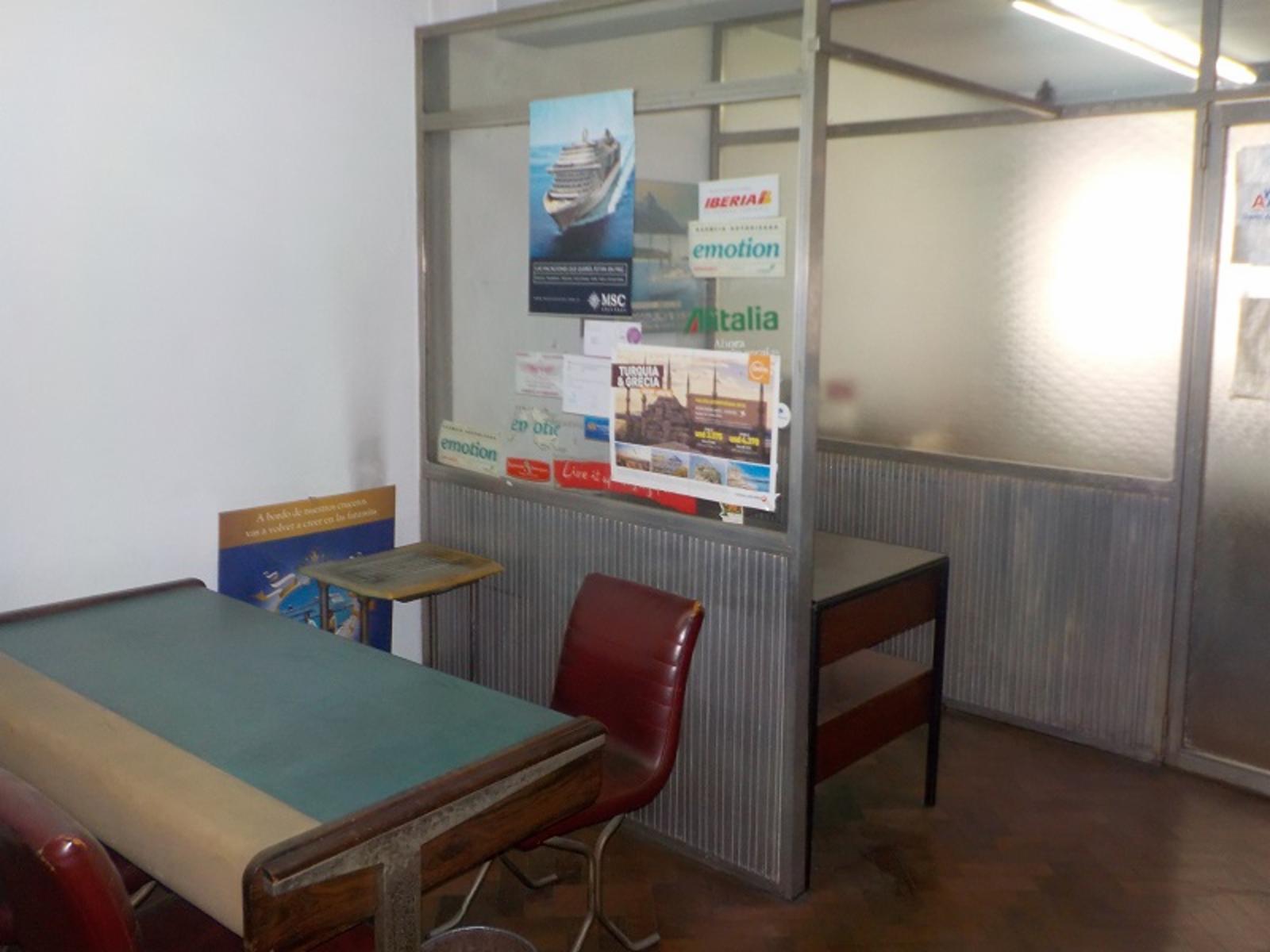 Oficina en venta 45m2 con 4 despachos en excelente ubicación - 12