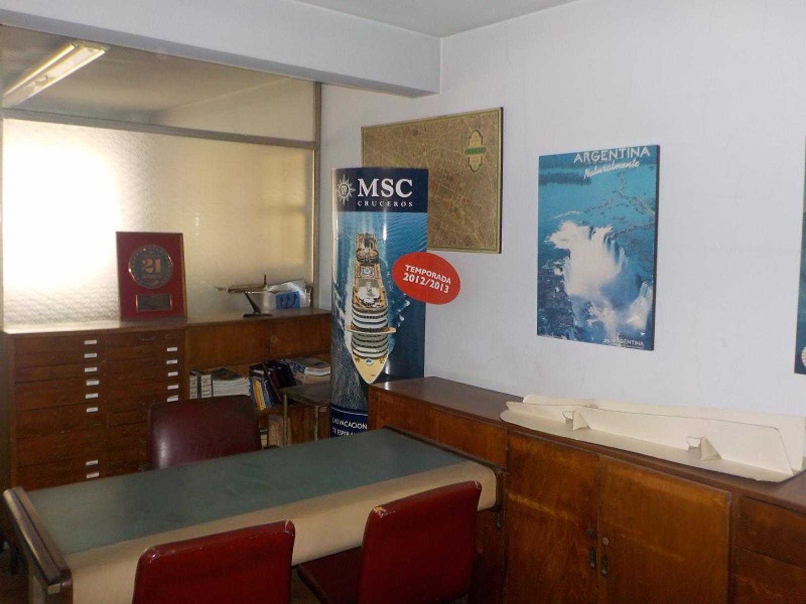 Oficina en venta 45m2 con 4 despachos en excelente ubicación - 13