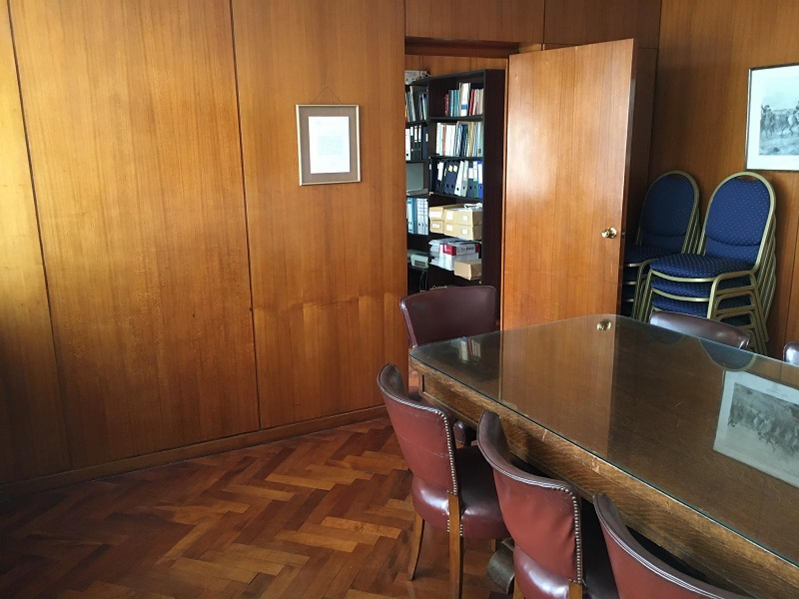 Oficina en venta 134m2 con 4 despachos en excelente ubicación - 9