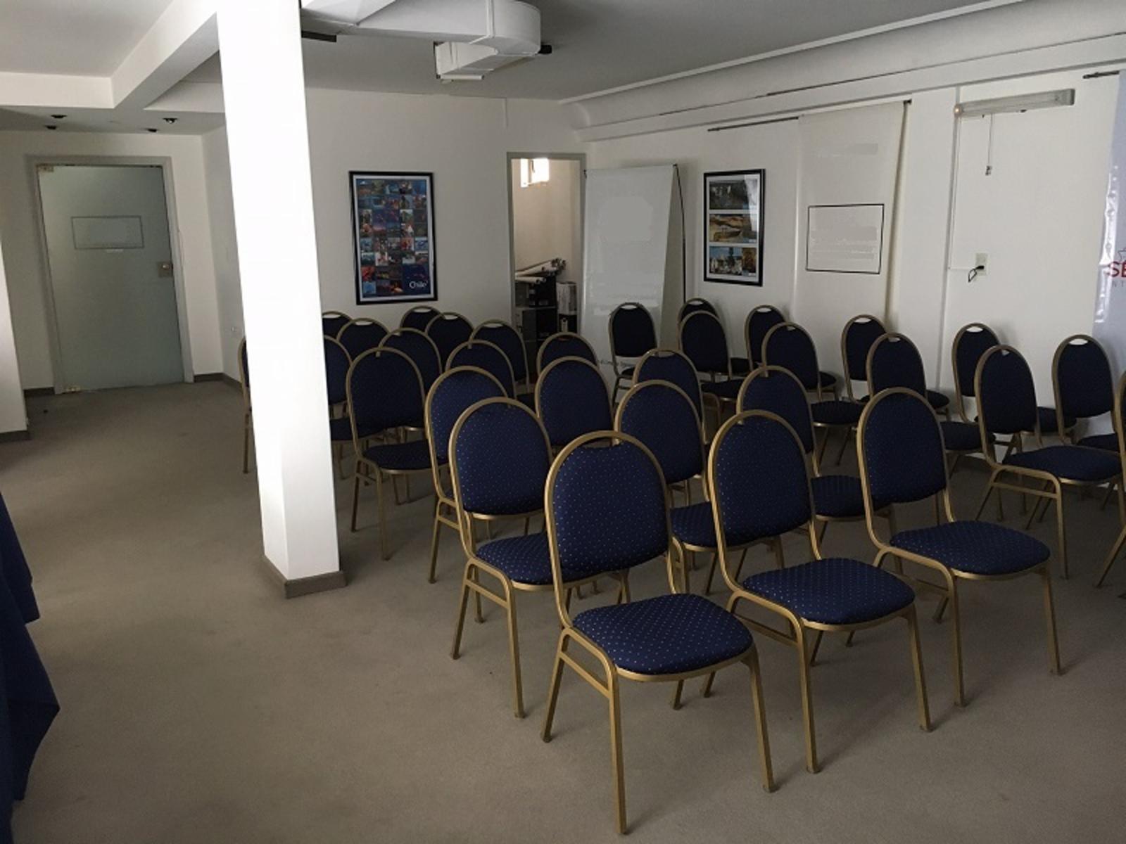 Oficina en venta 134m2 con 4 despachos en excelente ubicación - 12