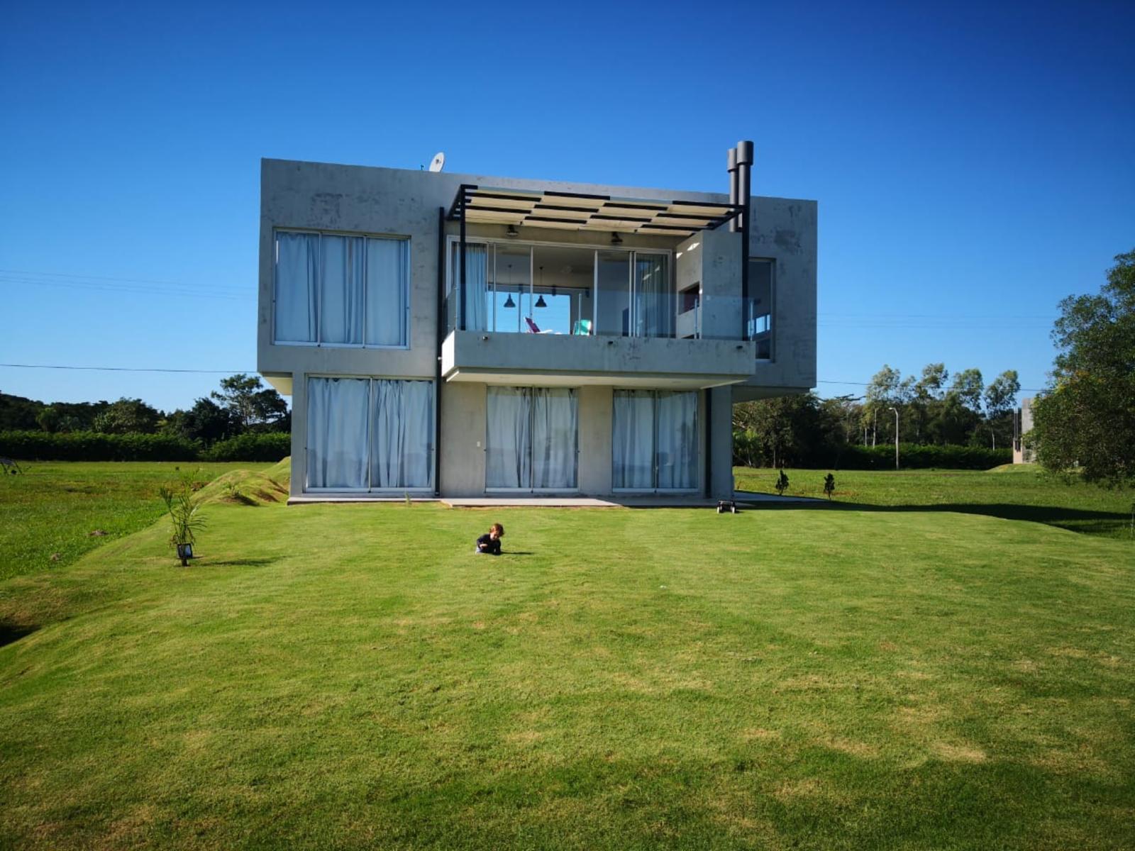 Casa en Club de Campo Aguavista en Paraguay, Para Inversión, 210 m², 3 Habitaciones, 3 Baños — foto 4