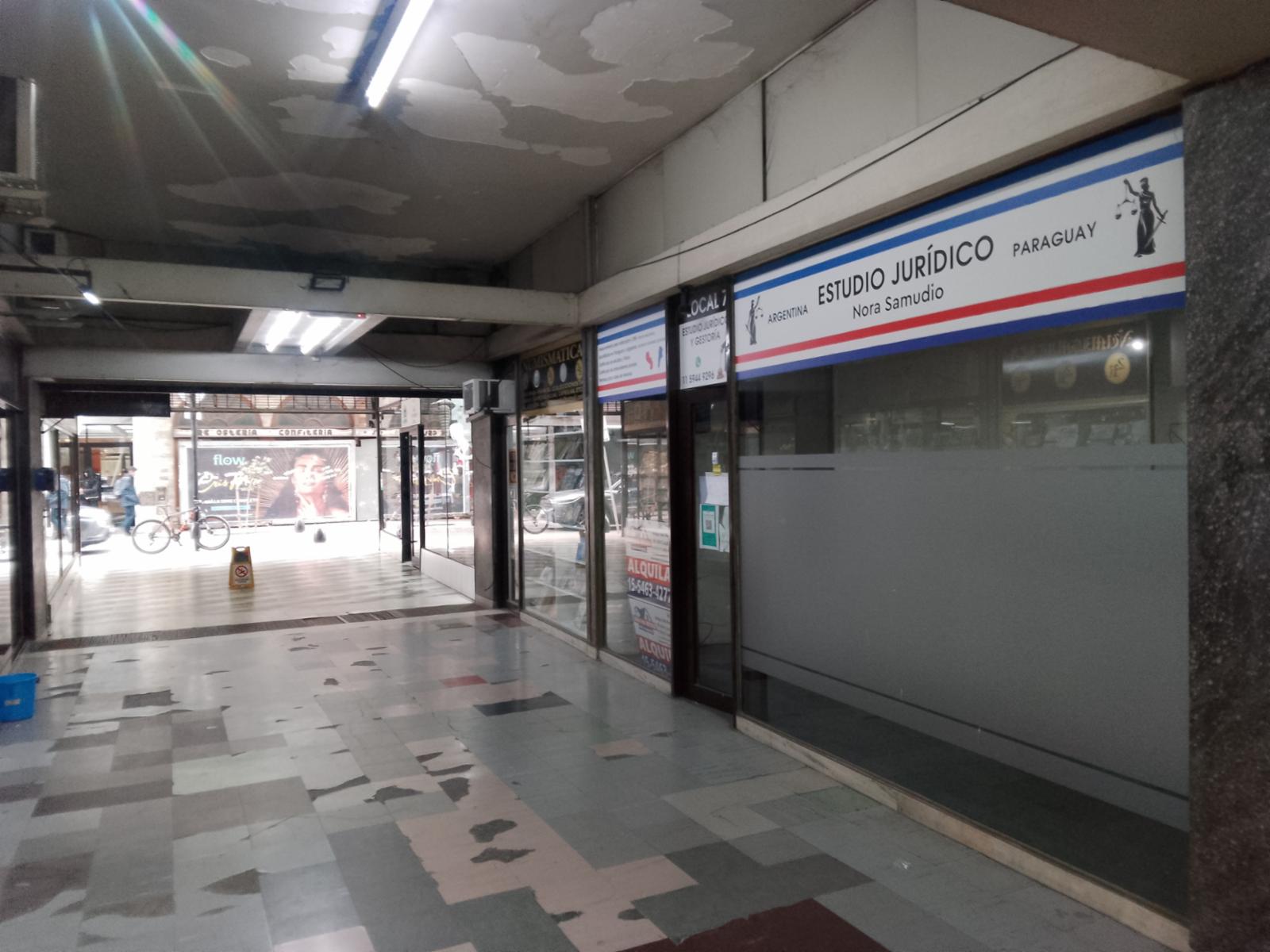 Local comercial 36M2 en excelente ubicación en galería planta Baja y depósito - 5