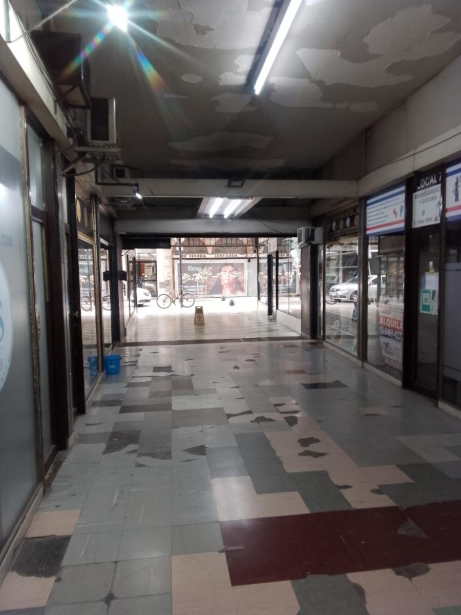 Local comercial 36M2 en excelente ubicación en galería planta Baja y depósito - 6