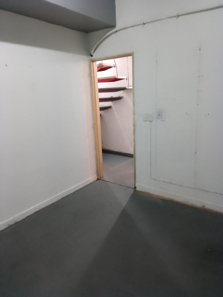 Local comercial 36M2 en excelente ubicación en galería planta Baja y depósito - 10