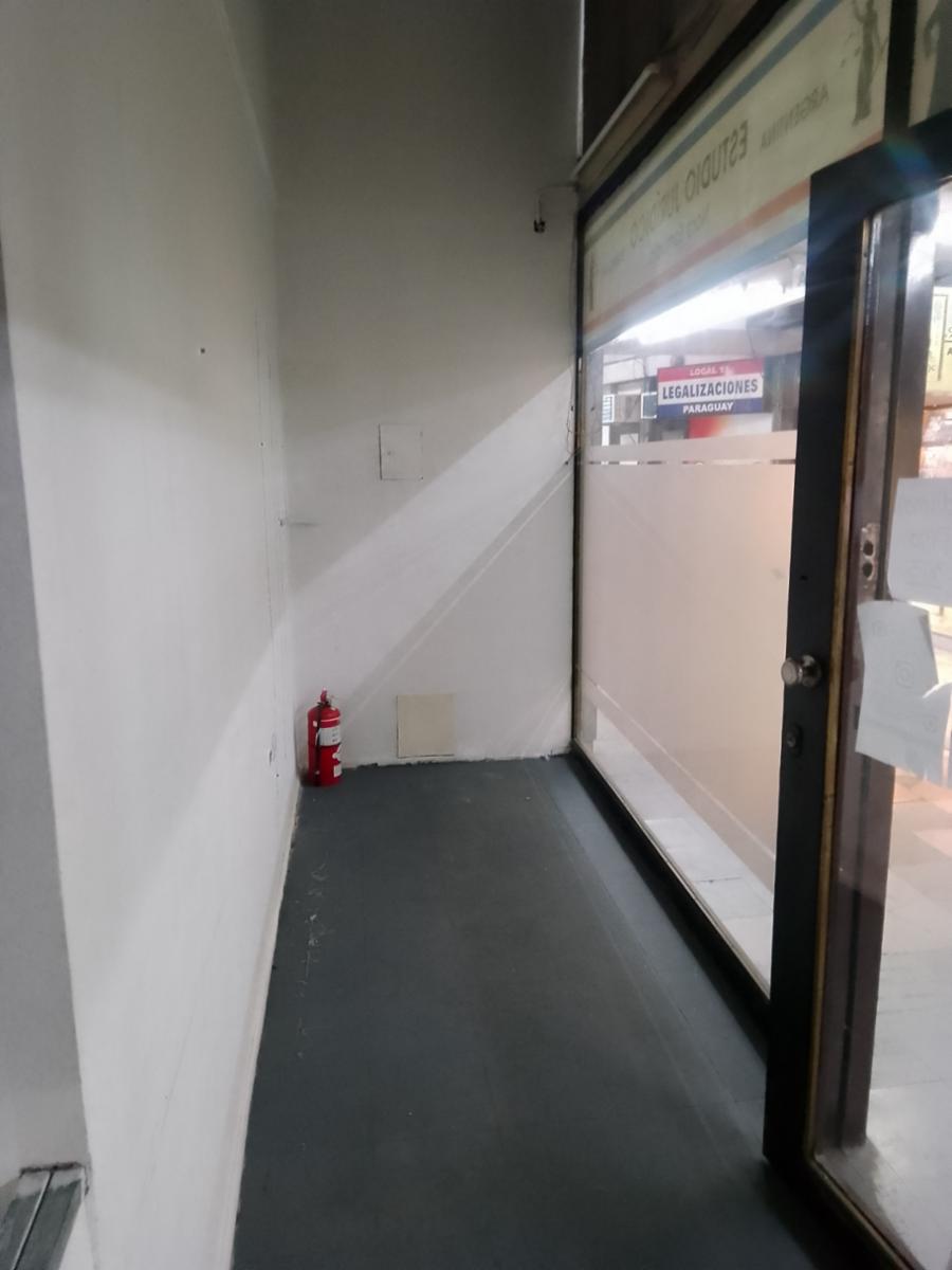 Local comercial 36M2 en excelente ubicación en galería planta Baja y depósito - 14