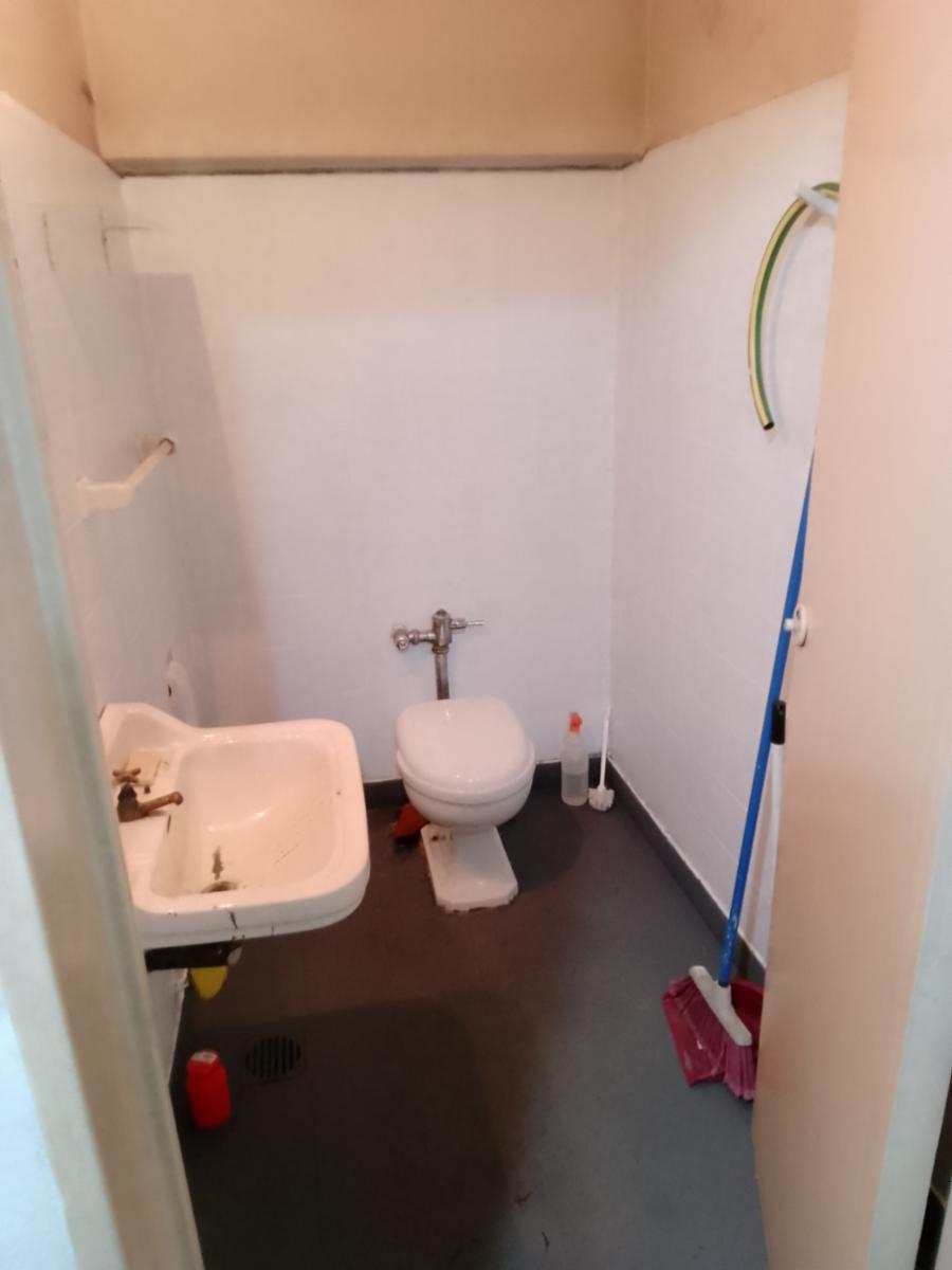 Local comercial 36M2 en excelente ubicación en galería planta Baja y depósito - 16