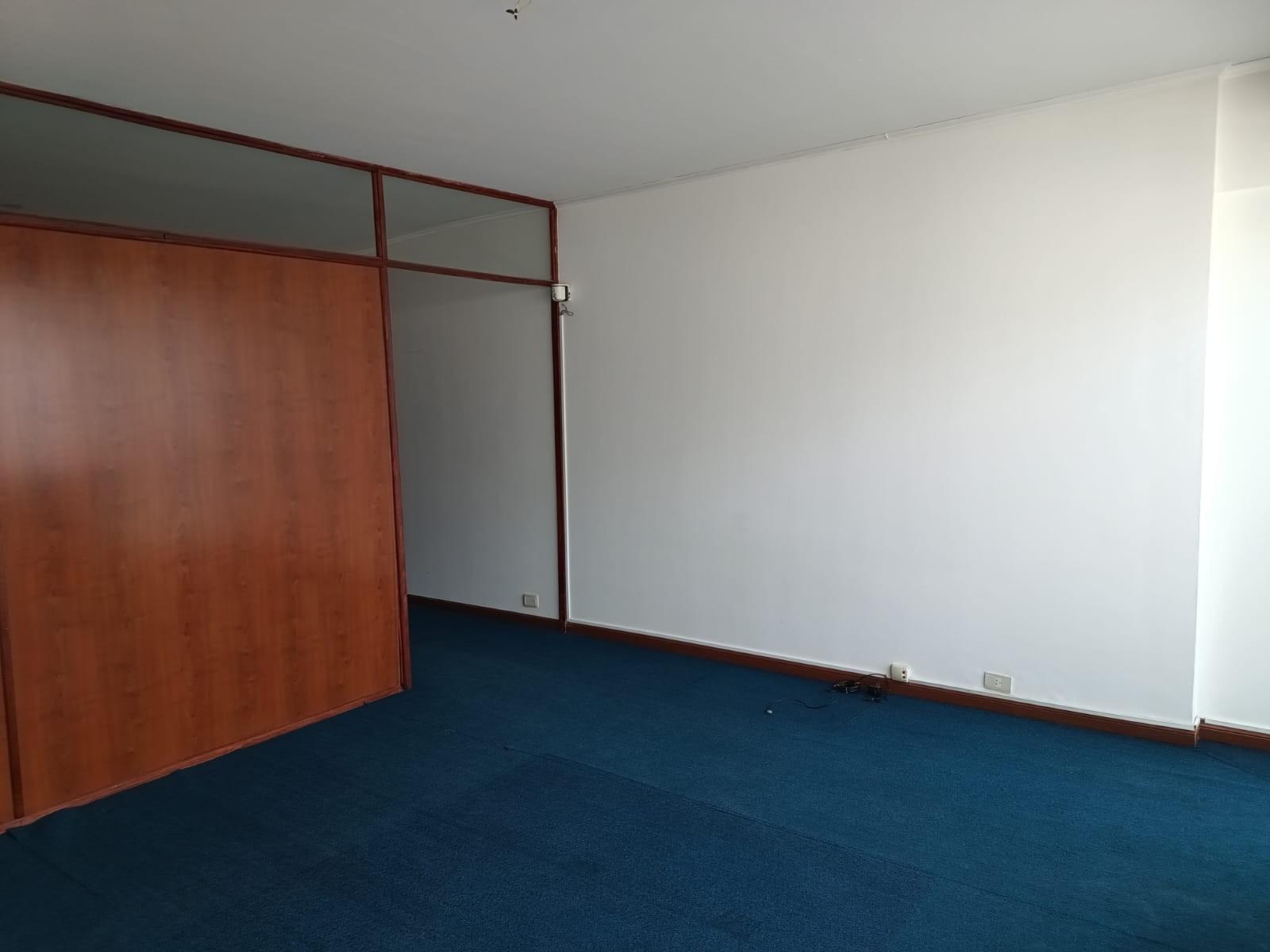 Oficina Comercial de 40 m² en Excelente Estado Muy Luminosa - 2