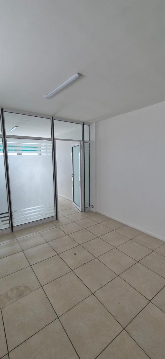 Alquilo Hermosa Oficina de 32 m² en Perfecto Estado en El Corazón del Microcentro - 5